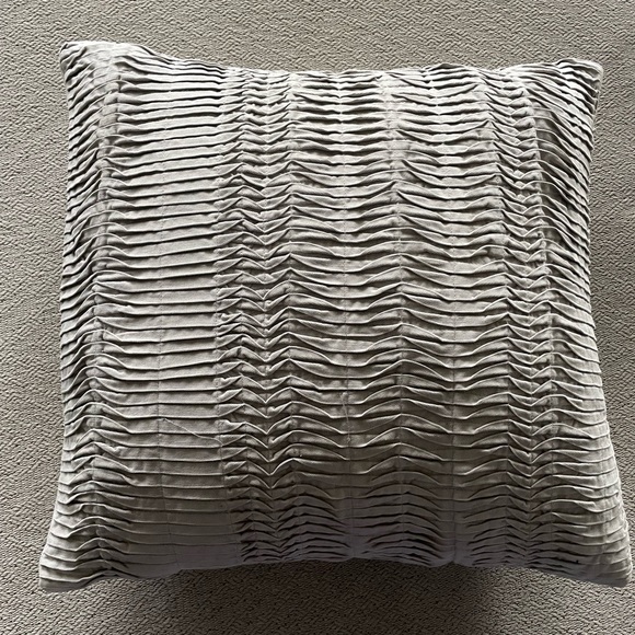 West Elm | Accents | Set Of 2 West Elm Gray Cotton Pintuck Pleated 2 ...
